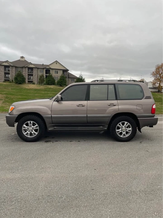 1999 Lexus LX 2nd Gen - Image 4 of 18