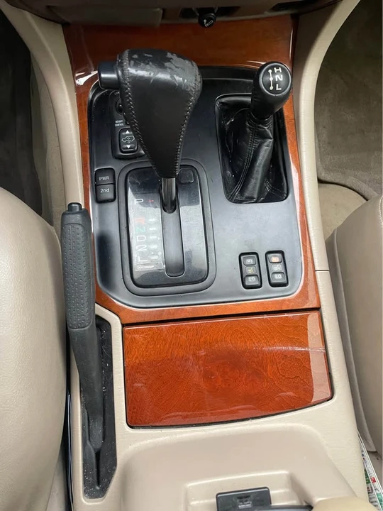 1999 Lexus LX 2nd Gen - Image 11 of 18