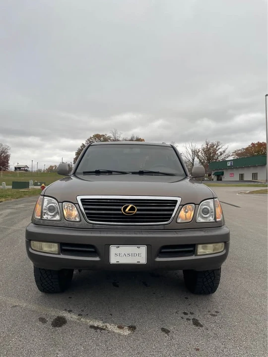 1999 Lexus LX 2nd Gen - Image 5 of 18