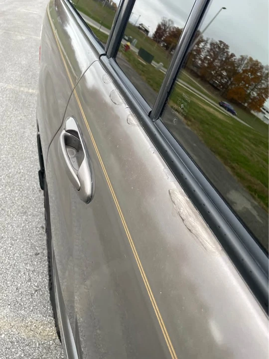 1999 Lexus LX 2nd Gen - Image 17 of 18