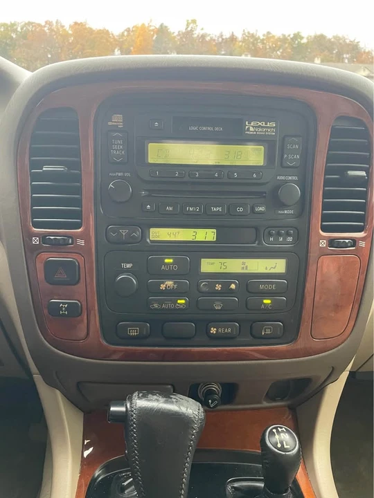 1999 Lexus LX 2nd Gen - Image 12 of 18