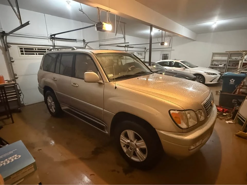 1999 Lexus LX 2nd Gen - Image 4 of 14