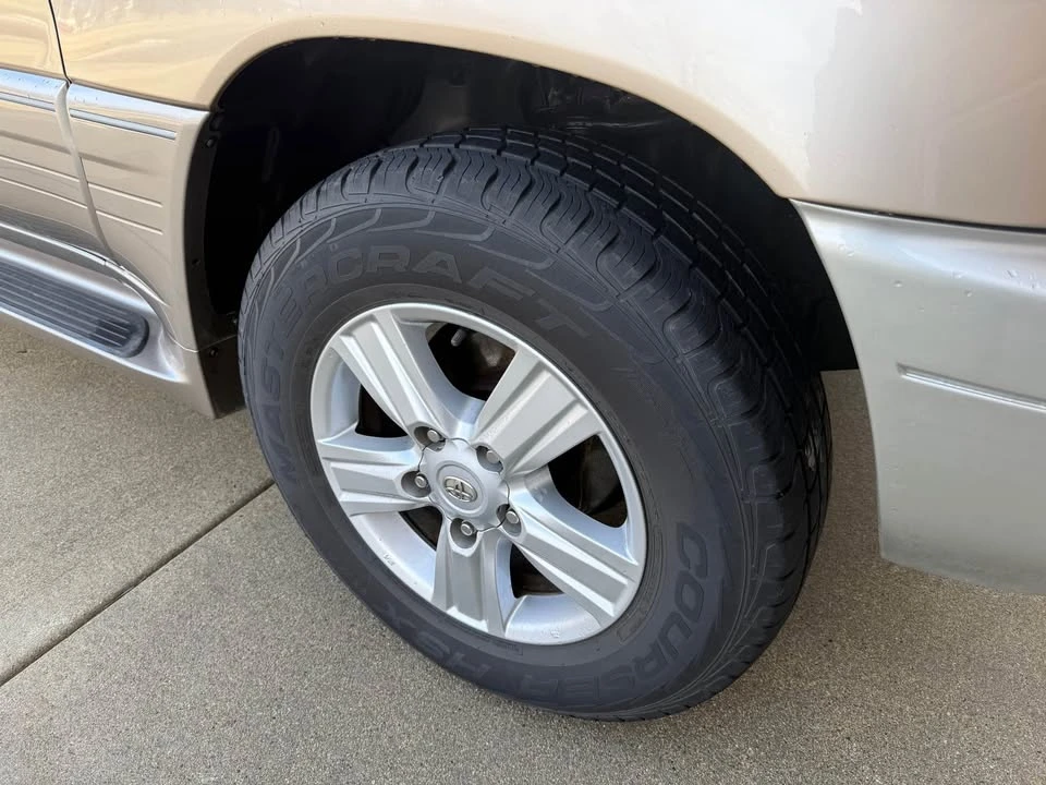 1999 Lexus LX 2nd Gen - Image 13 of 14