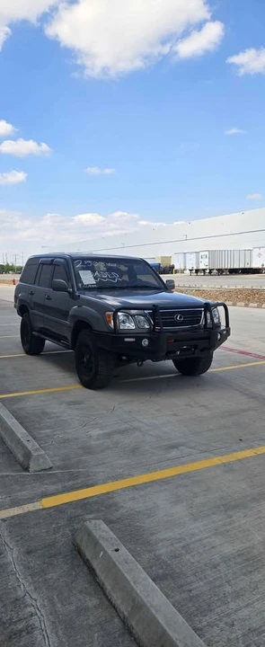 1999 Lexus LX 2nd Gen - Image 4 of 19