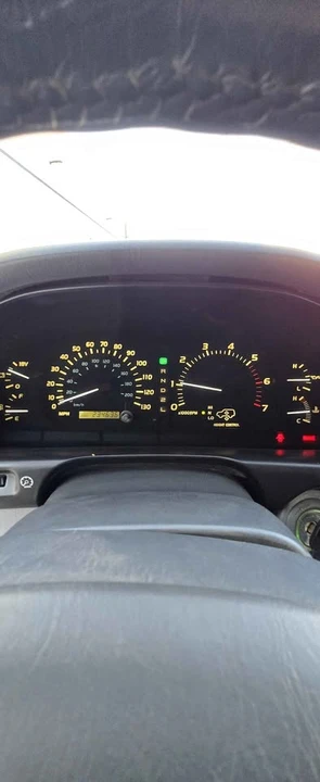 1999 Lexus LX 2nd Gen - Image 10 of 19