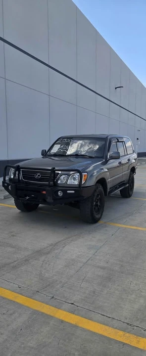 1999 Lexus LX 2nd Gen - Image 3 of 19