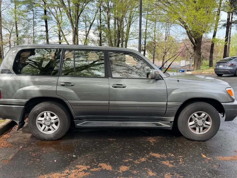 1999 Lexus LX 2nd Gen - Image 3 of 12