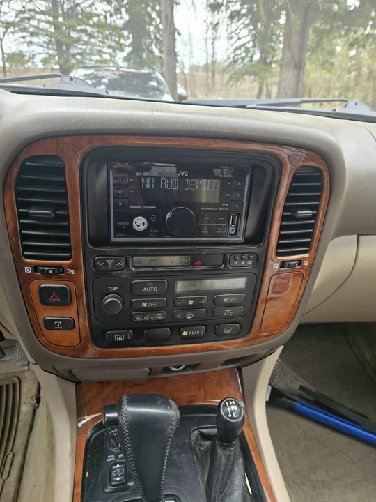 1999 Lexus LX 2nd Gen - Image 11 of 12