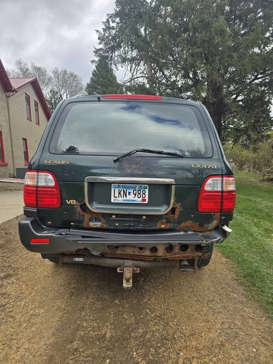 1999 Lexus LX 2nd Gen - Image 4 of 12