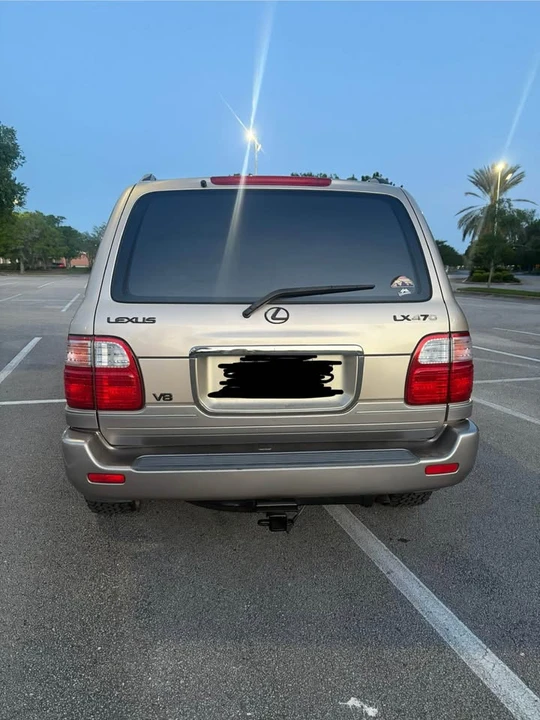 1999 Lexus LX 2nd Gen - Image 4 of 19