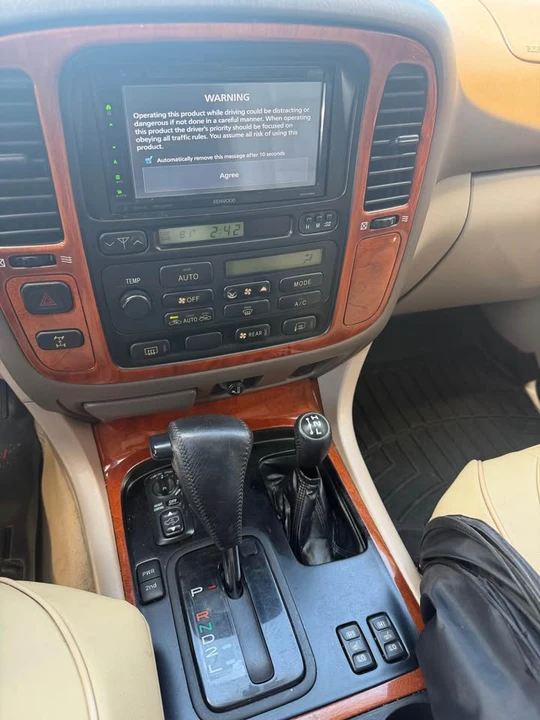 1999 Lexus LX 2nd Gen - Image 14 of 19