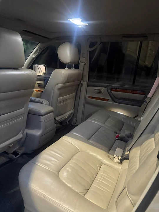 1999 Lexus LX 2nd Gen - Image 9 of 19