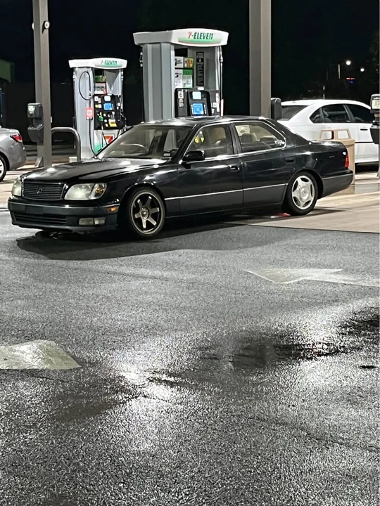 1999 Lexus LX 2nd Gen - Image 3 of 3