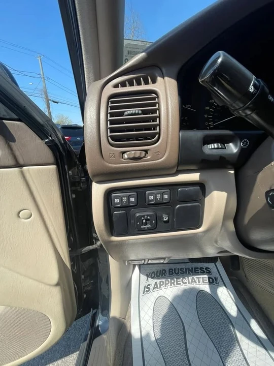 1999 Lexus LX 2nd Gen - Image 18 of 20