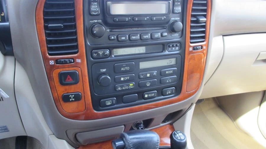 1999 Lexus LX 2nd Gen - Image 6 of 12