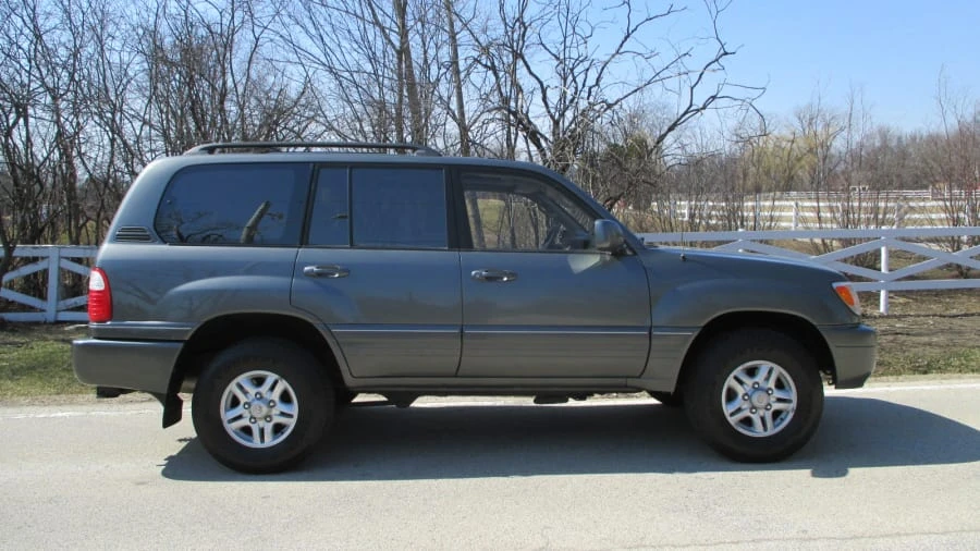 1999 Lexus LX 2nd Gen - Image 11 of 12