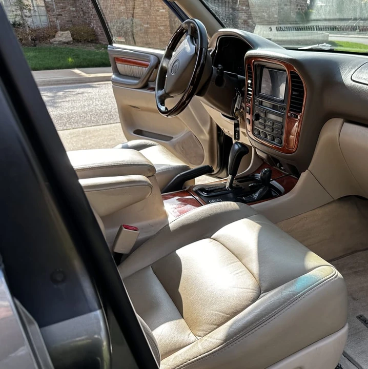 1999 Lexus LX 2nd Gen - Image 11 of 12