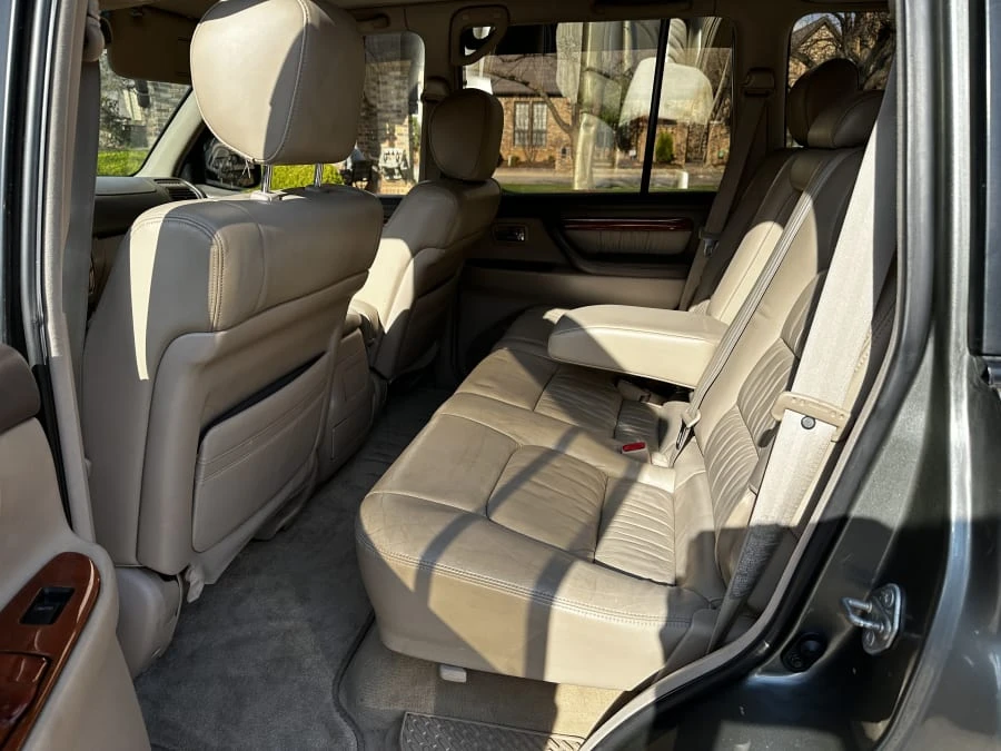1999 Lexus LX 2nd Gen - Image 12 of 12