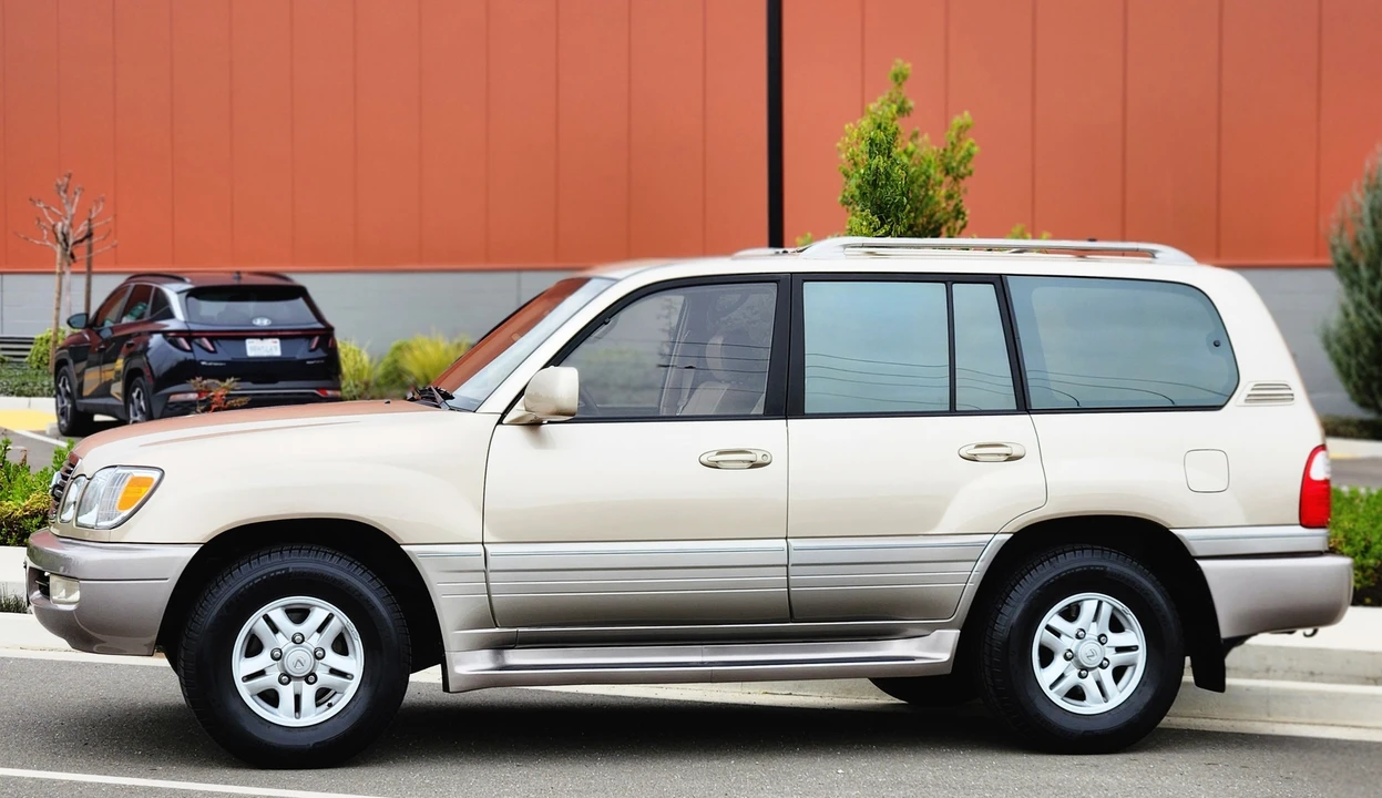 1999 Lexus LX 2nd Gen - Image 7 of 31