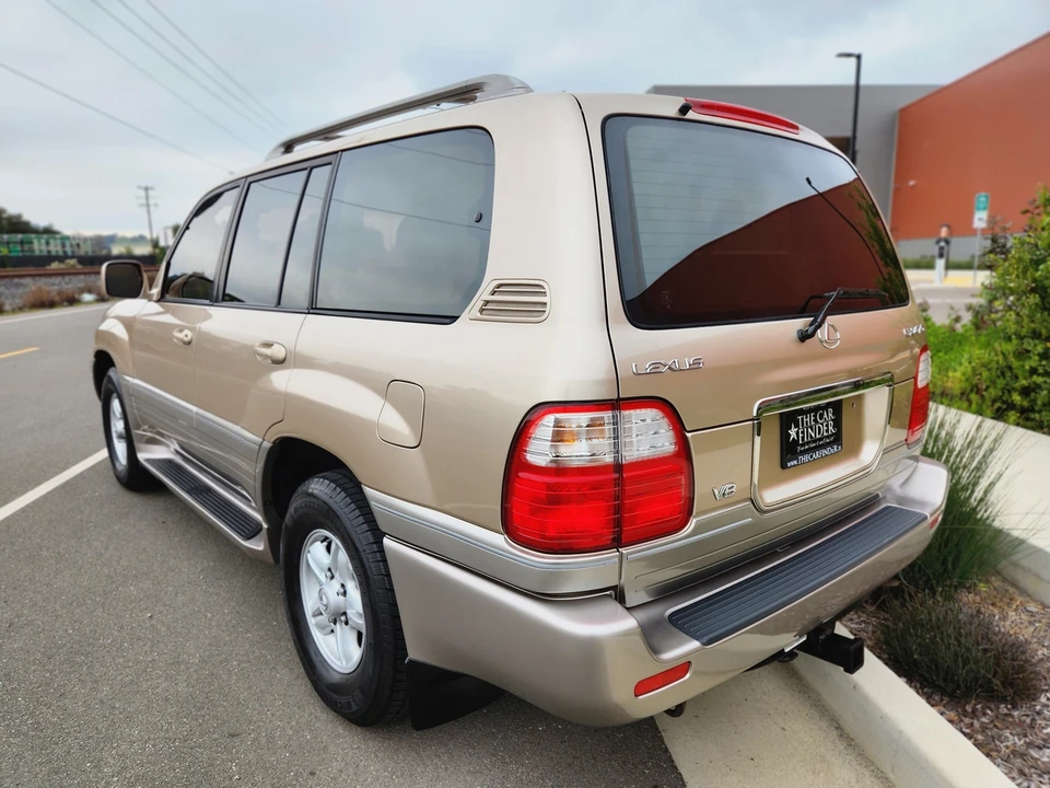 1999 Lexus LX 2nd Gen - Image 13 of 31