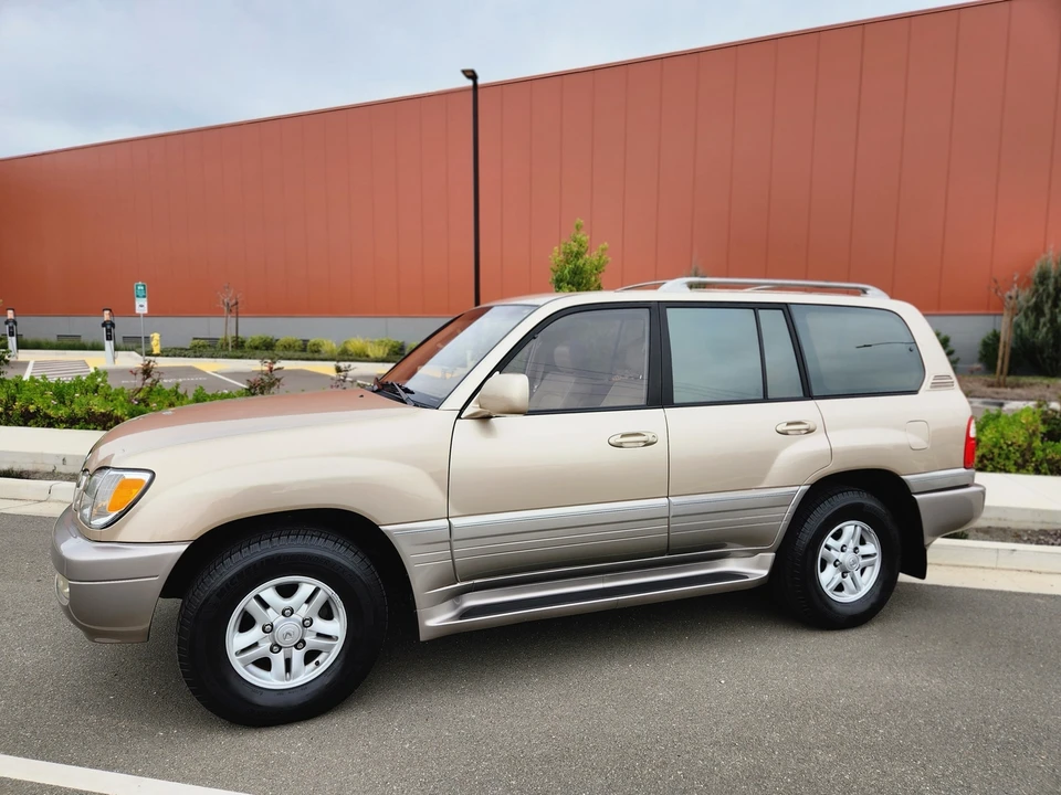1999 Lexus LX 2nd Gen - Image 6 of 31
