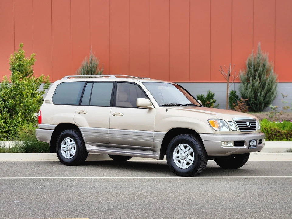 1999 Lexus LX 2nd Gen - Image 30 of 31