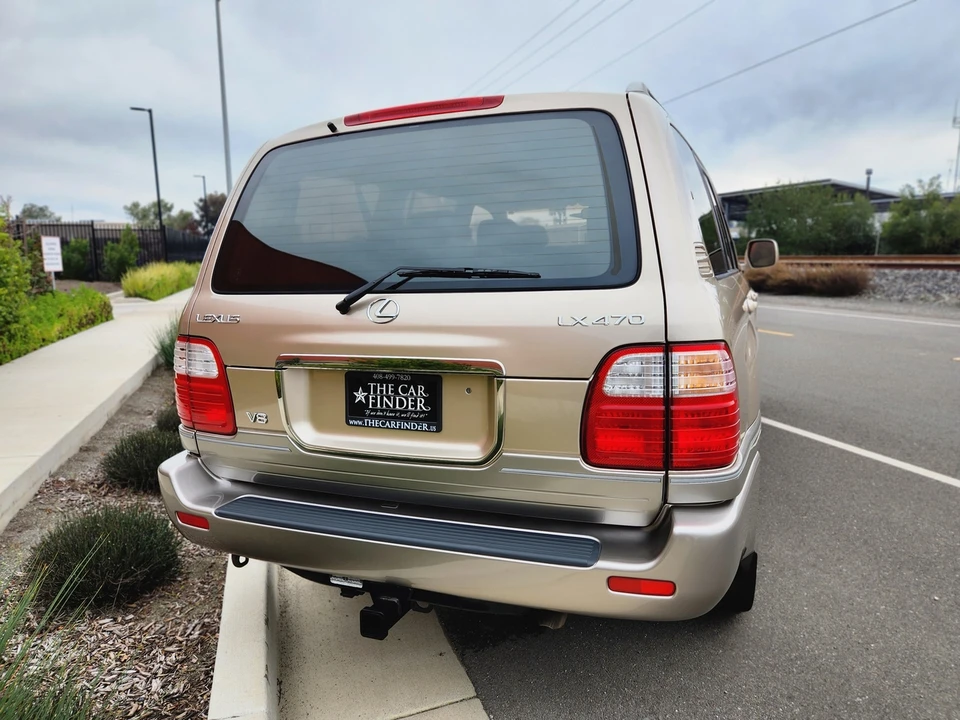 1999 Lexus LX 2nd Gen - Image 18 of 31