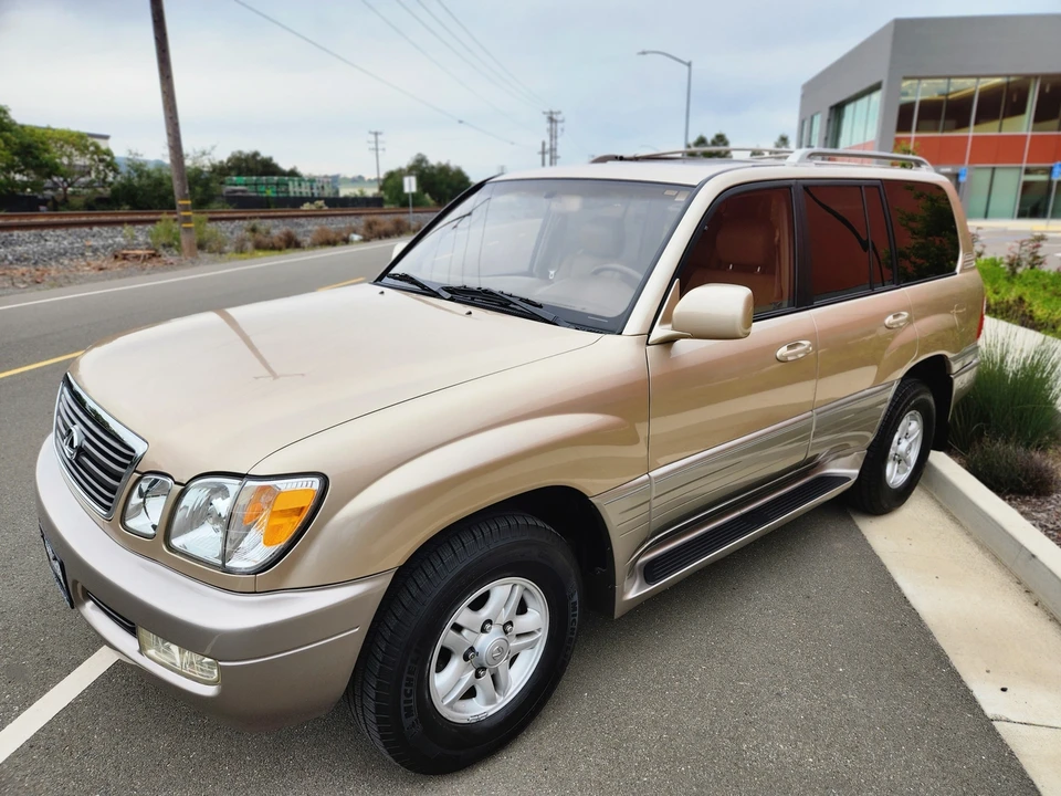 1999 Lexus LX 2nd Gen - Image 3 of 31