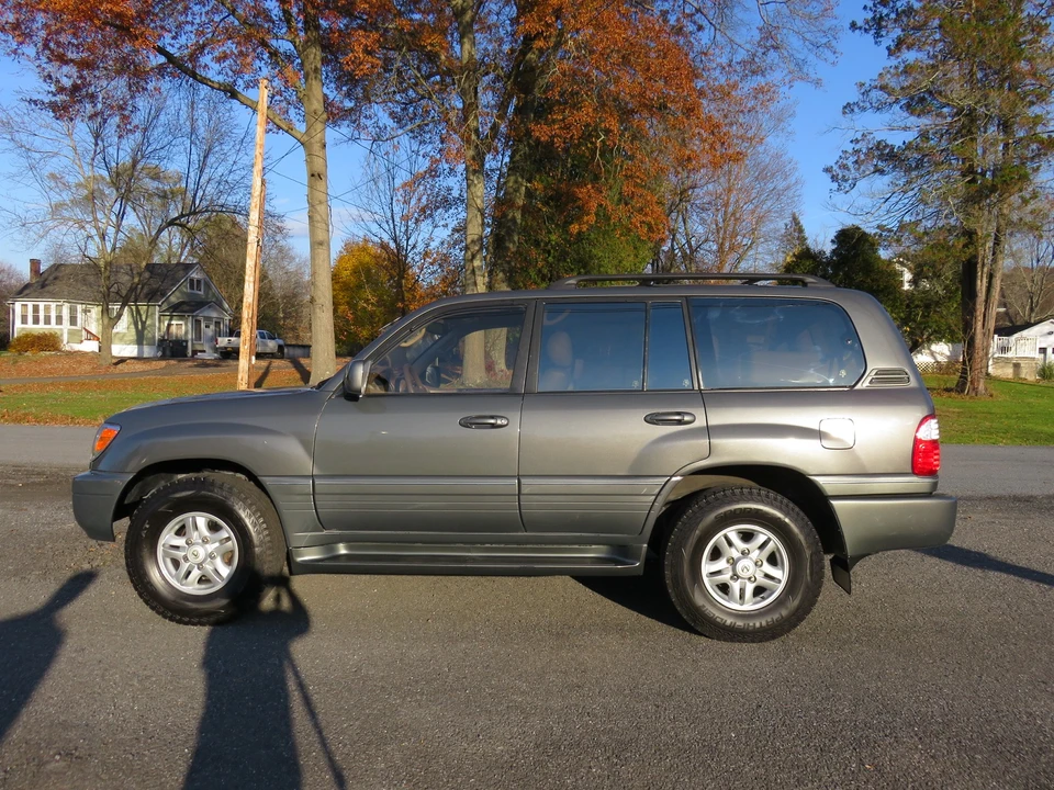 1999 Lexus LX 2nd Gen - Image 10 of 31