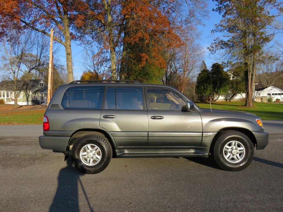 1999 Lexus LX 2nd Gen - Image 6 of 31