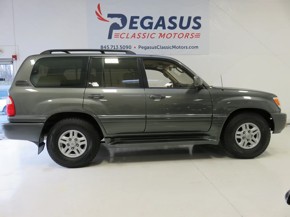 1999 Lexus LX 2nd Gen - Image 12 of 31