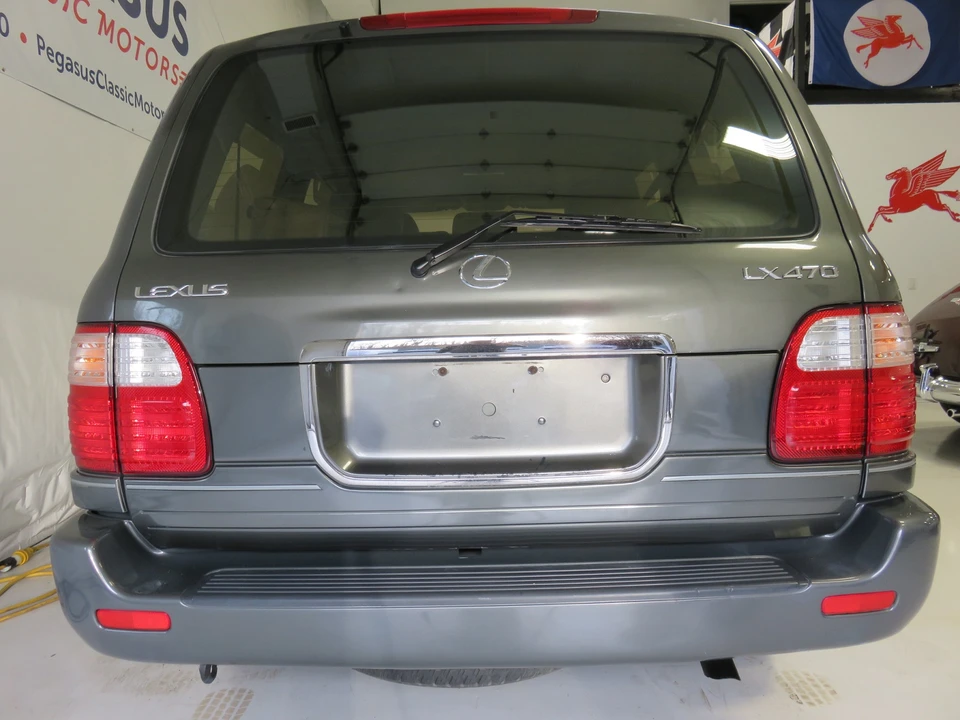 1999 Lexus LX 2nd Gen - Image 27 of 31