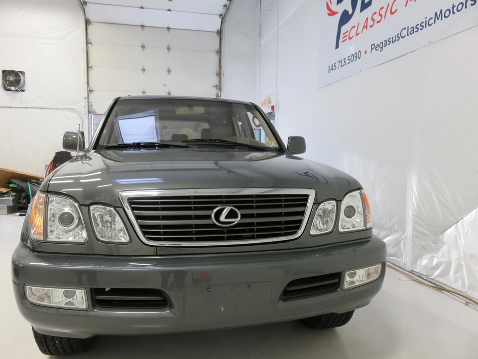 1999 Lexus LX 2nd Gen - Image 21 of 31