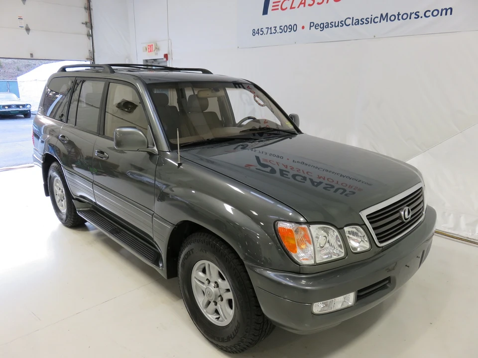 1999 Lexus LX 2nd Gen - Image 11 of 31