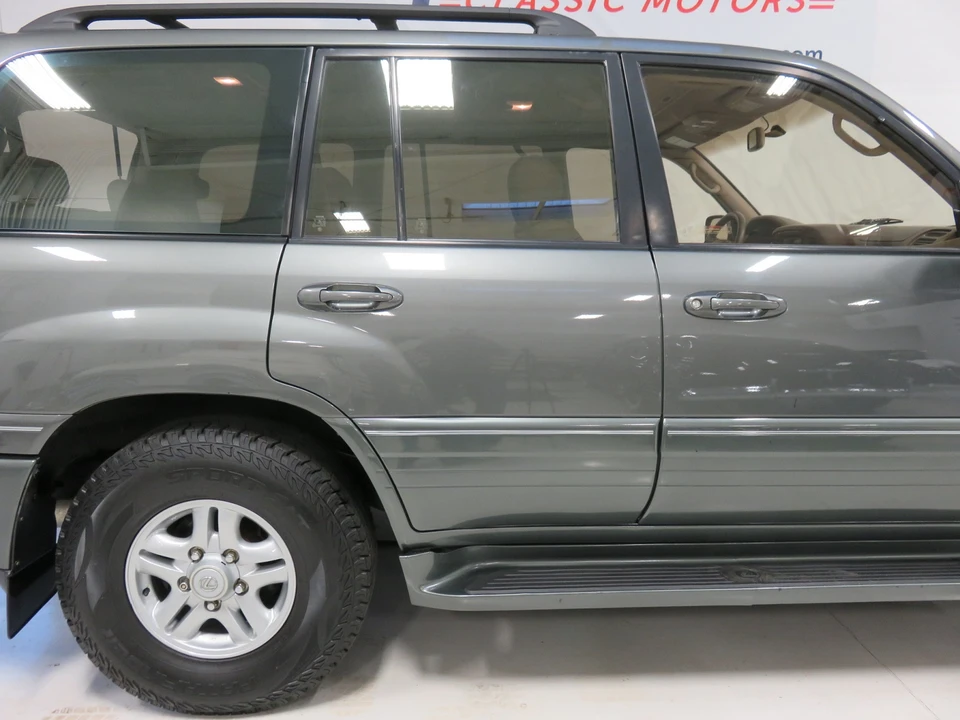 1999 Lexus LX 2nd Gen - Image 15 of 31