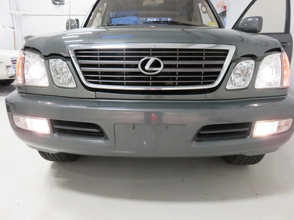 1999 Lexus LX 2nd Gen - Image 23 of 31