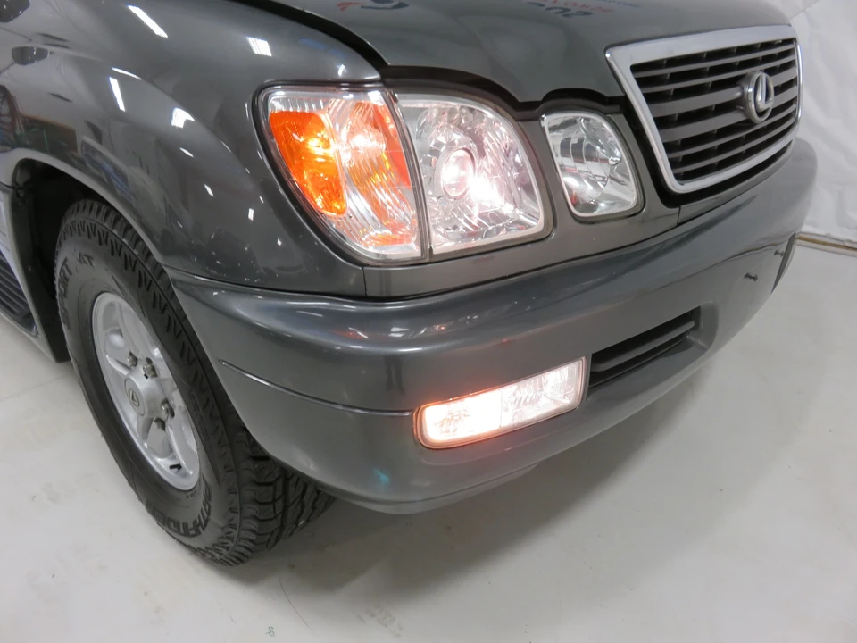 1999 Lexus LX 2nd Gen - Image 24 of 31