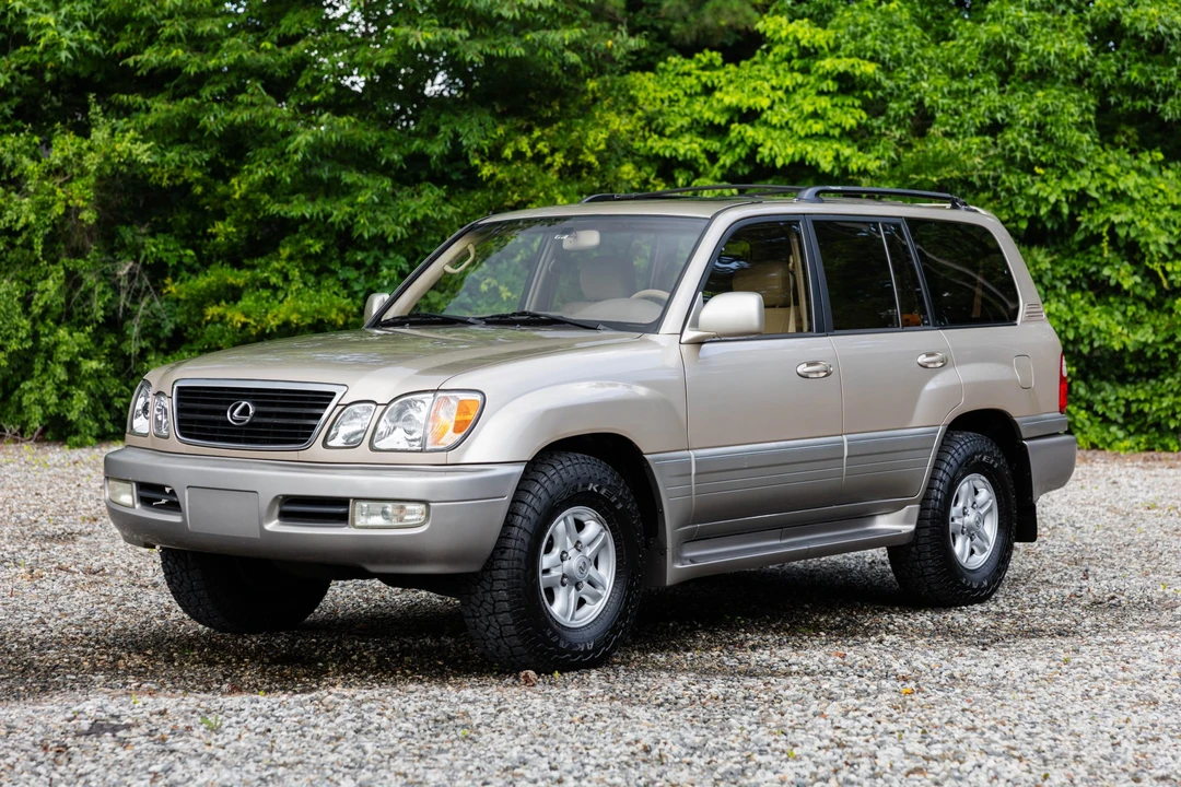 1999 Lexus LX 2nd Gen - Image 26 of 31