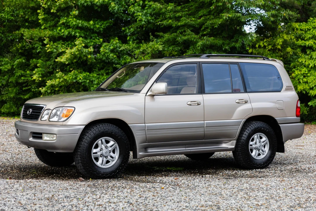 1999 Lexus LX 2nd Gen - Image 25 of 31