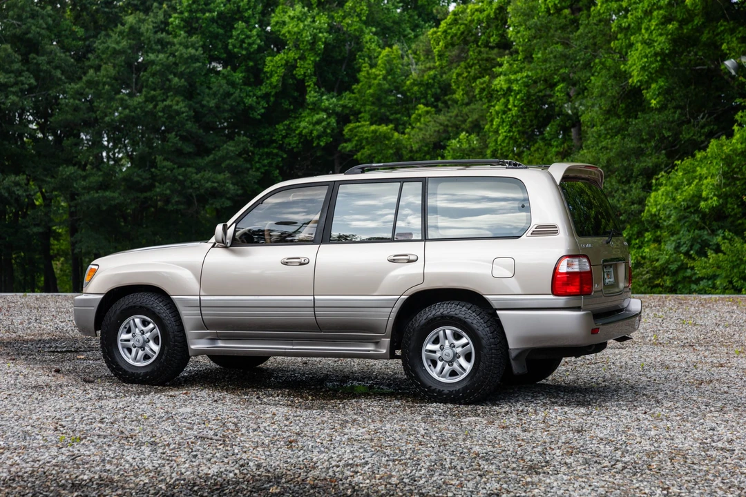 1999 Lexus LX 2nd Gen - Image 21 of 31