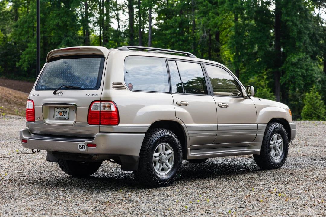 1999 Lexus LX 2nd Gen - Image 11 of 31