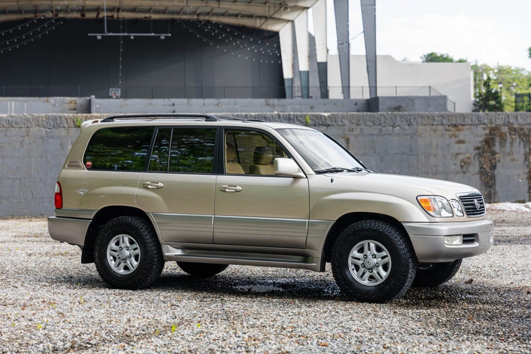 1999 Lexus LX 2nd Gen - Image 6 of 31