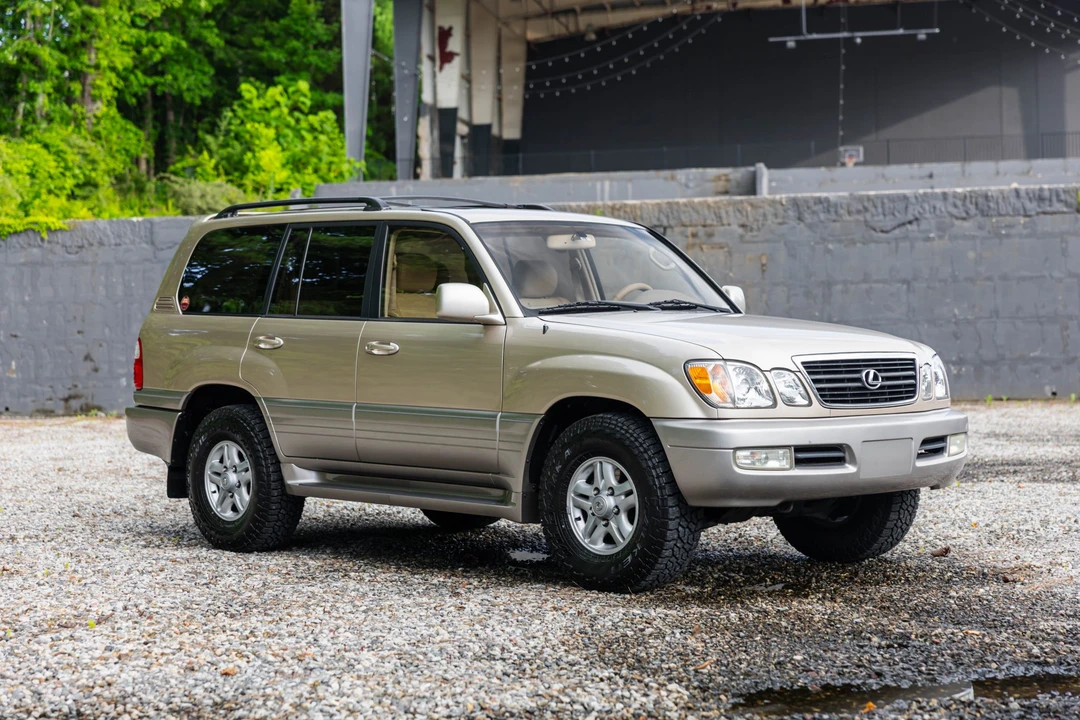 1999 Lexus LX 2nd Gen - Image 4 of 31