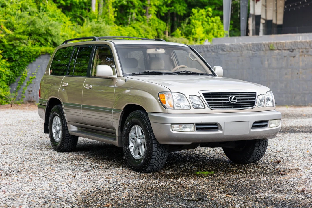 1999 Lexus LX 2nd Gen - Image 3 of 31
