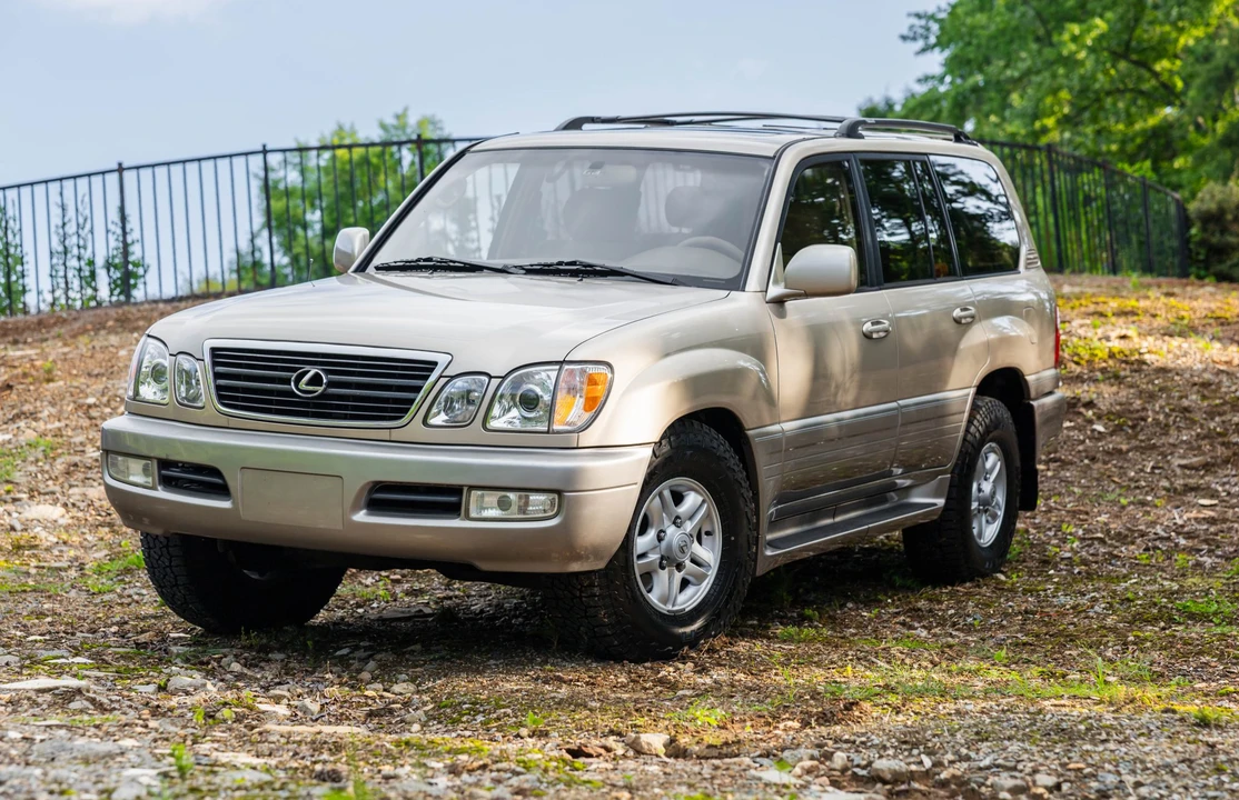 1999 Lexus LX 2nd Gen - Image 28 of 31