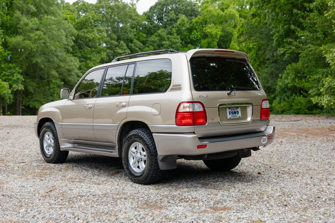 1999 Lexus LX 2nd Gen - Image 19 of 31