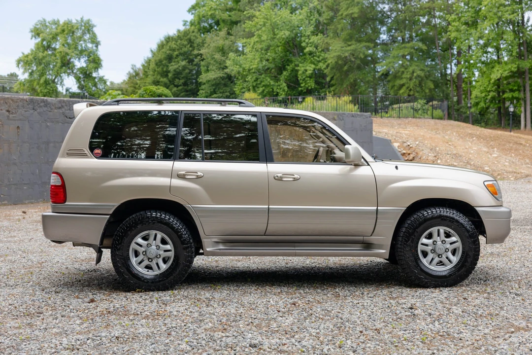 1999 Lexus LX 2nd Gen - Image 8 of 31