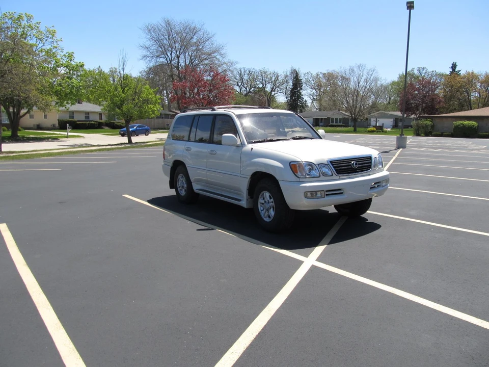 1999 Lexus LX 1st Gen - Image 8 of 31
