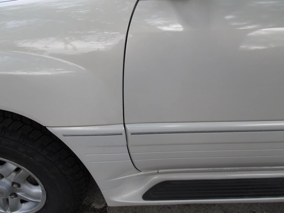 1999 Lexus LX 1st Gen - Image 16 of 31