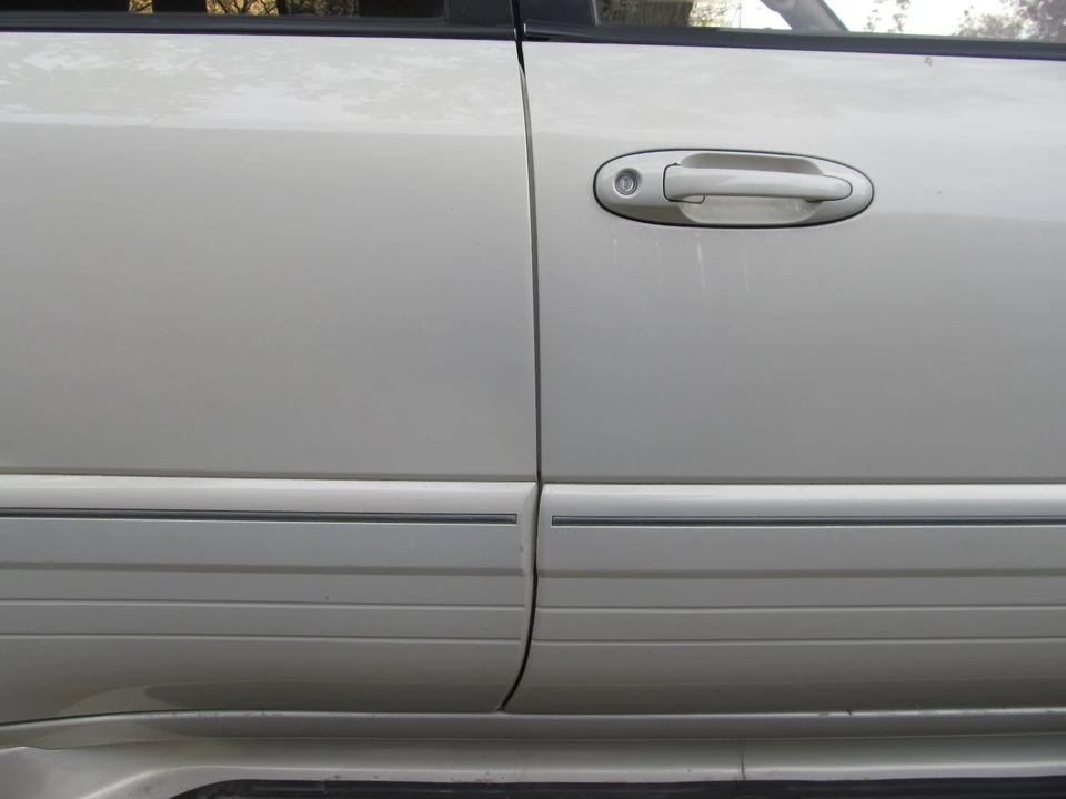 1999 Lexus LX 1st Gen - Image 20 of 31